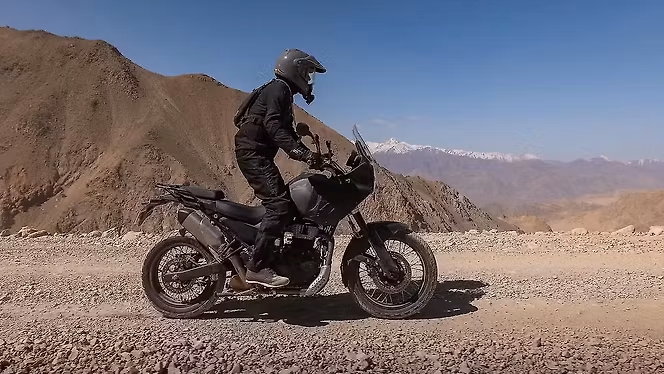 royal-enfield-himalayan-750-touring-variant-testing 