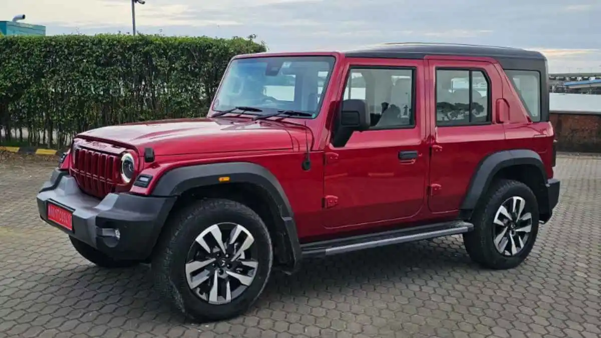 Mahindra Thar Roxx Petrol AT 4x2