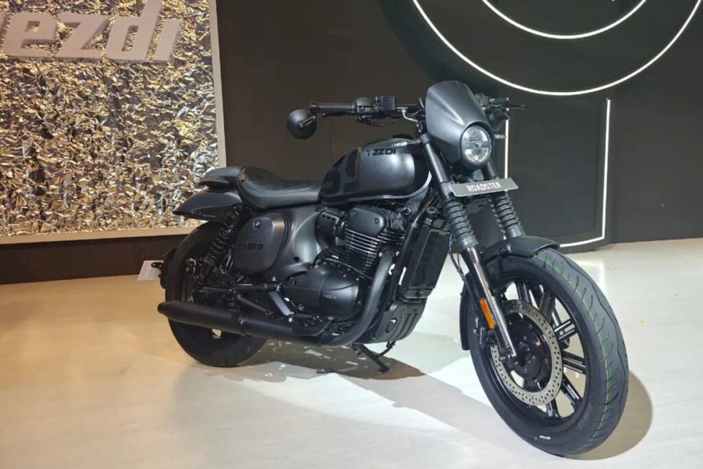 2025 Yezdi Roadster