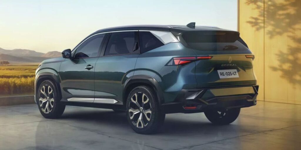 भारत में आ रही 7-Seater Hybrid SUVs