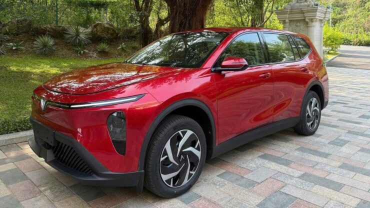 VinFast Limo Electric MPV