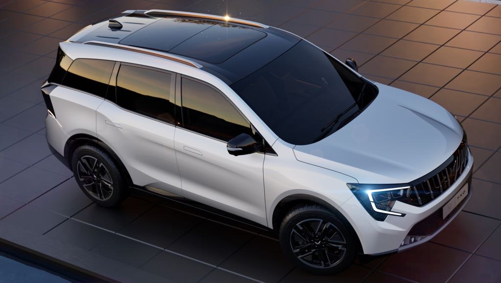 Mahindra XUV 7XO Hybrid